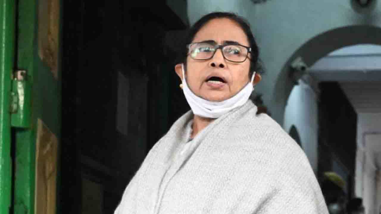 Kolkata municipal corporation election 2021: 'নাটক করছে, ইগনোর করুন', পুলিশকে দরাজ সার্টিফিকেট দিয়ে বিজেপির অভিযোগ ওড়ালেন মমতা Kolkata municipal corporation election 2021: 'নাটক করছে, ইগনোর করুন', পুলিশকে দরাজ সার্টিফিকেট দিয়ে বিজেপির অভিযোগ ওড়ালেন মমতা