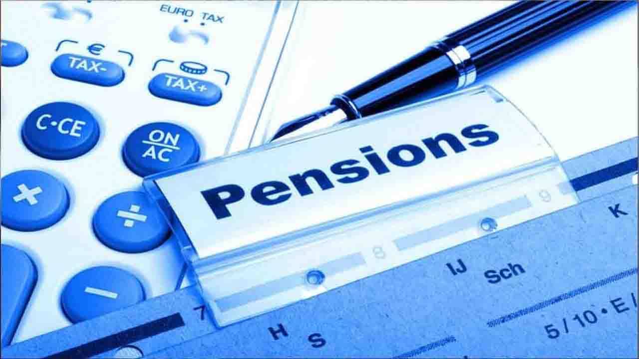 Atal Pension Yojana: দিনে ৭ টাকা করে বিনিয়োগ করে নিশ্চিন্ত অবসর, পেনশন পাবেন বছরে ৬০ হাজার টাকা