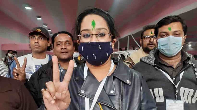 KMC Election Result 2021: প্রথম ভোটেই বাজিমাত! ৮ নম্বর ওয়ার্ডে জয়ী শশীকন্যা পূজা পাঁজা