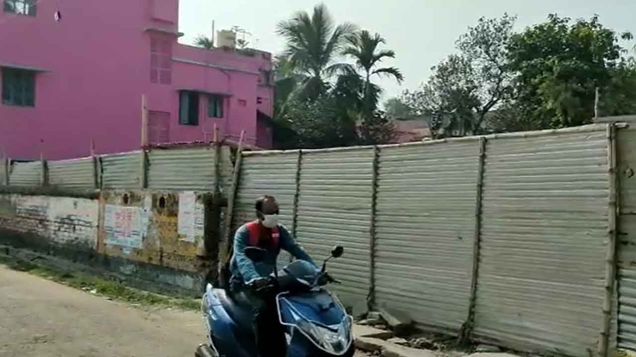 Sonarpur Incident: এলাকায় বেআইনিভাবে নির্মাণের প্রতিবাদ, শিক্ষিকা ও তাঁর পরিবারকে খুনের হুমকি