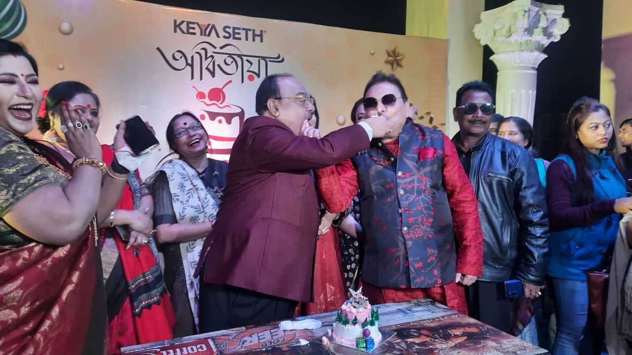 Photo Gallery: কলকাতায় মহিলা মেয়র চাই, ক্রিসমাস কার্নিভাল-এ মাতলেন শোভন-বৈশাখী-মদন