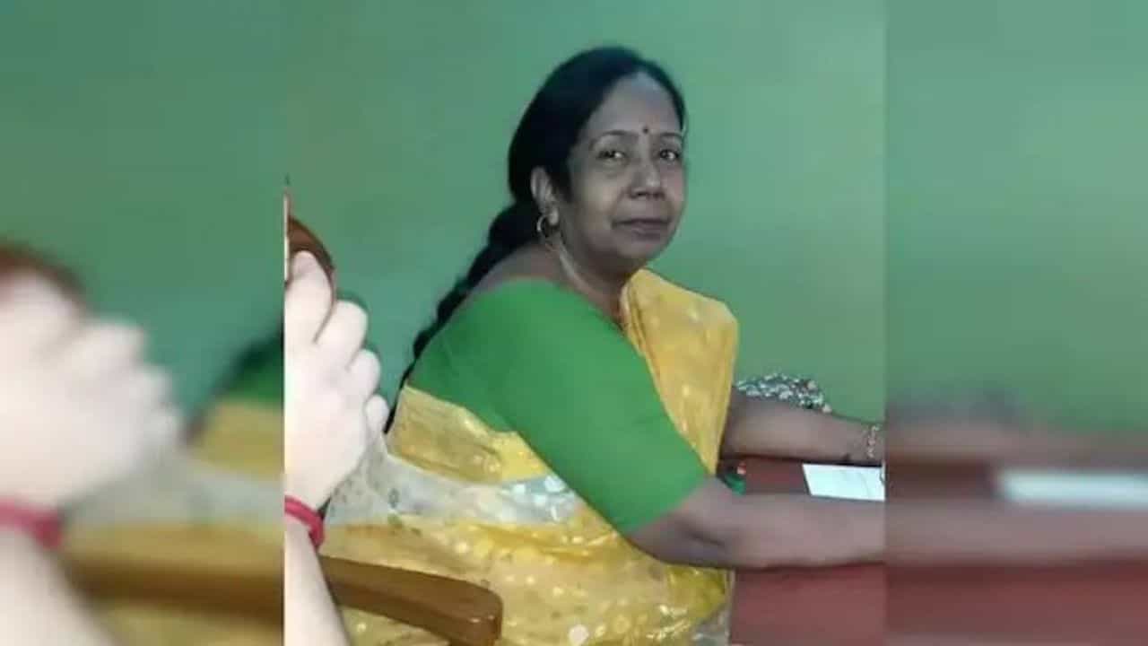 TMC Councilor Suicide Case: তৃণমূল কাউন্সিলরকে আত্মহত্যার প্ররোচনা, ১ বছর পর গ্রেফতার আপ্তসহায়ক! TMC Councilor Suicide Case: তৃণমূল কাউন্সিলরকে আত্মহত্যার প্ররোচনা, ১ বছর পর গ্রেফতার আপ্তসহায়ক!