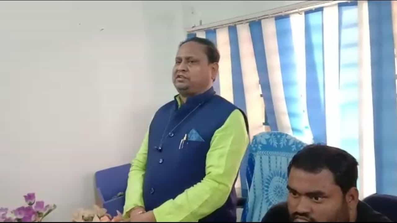 Case filed against Humayun Kabir: 'টেবিলের উপর পা তুলে দাঁড়াব...', পুলিশকে হুমকি দিয়ে মামলায় জড়ালেন তৃণমূল বিধায়ক হুমায়ুন Case filed against Humayun Kabir: 'টেবিলের উপর পা তুলে দাঁড়াব...', পুলিশকে হুমকি দিয়ে মামলায় জড়ালেন তৃণমূল বিধায়ক হুমায়ুন