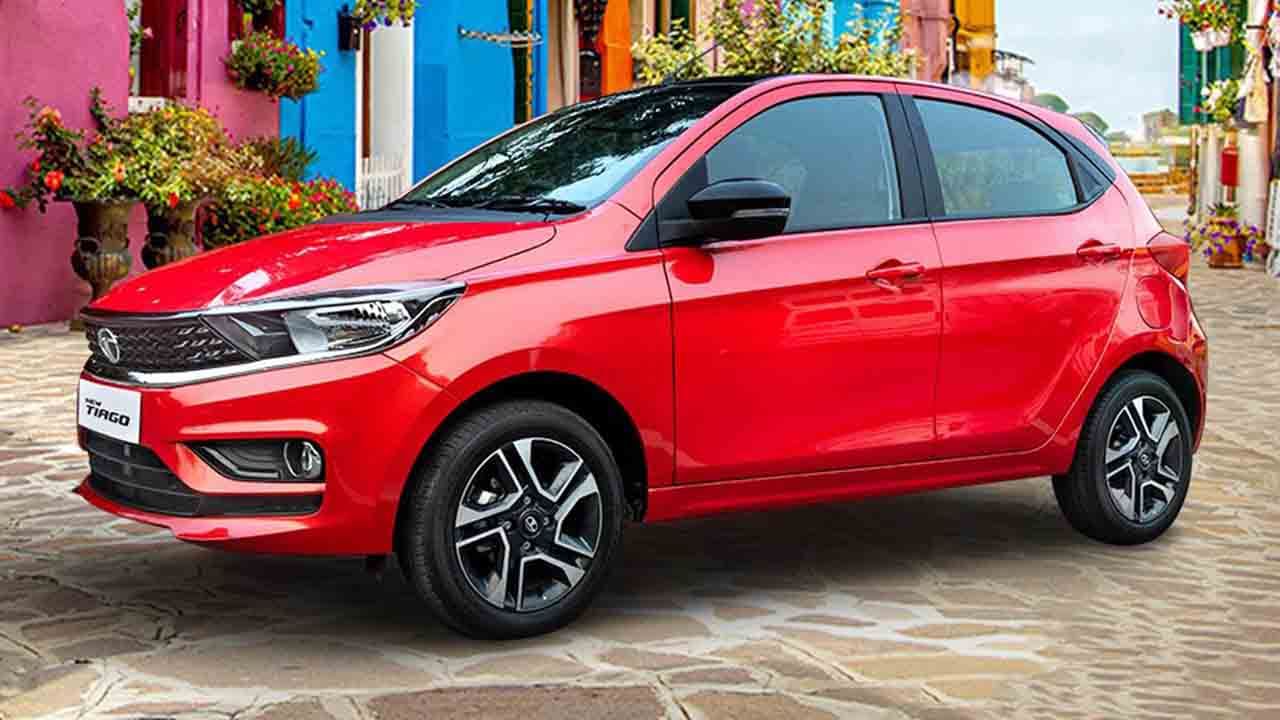 টাটা টিয়াগো- গ্লোবাল NCAP এর ক্র্যাশ টেস্টে এই গাড়িও ৪ স্টার স্কোর করেছে। দুটো এয়ারব্যাক, অ্যান্টি ব্রেকিং সিস্টেম, রেয়ার পার্কিং সেনসর (গাড়ির পিছনের অংশে) রয়েছে এই গাড়িতে। 