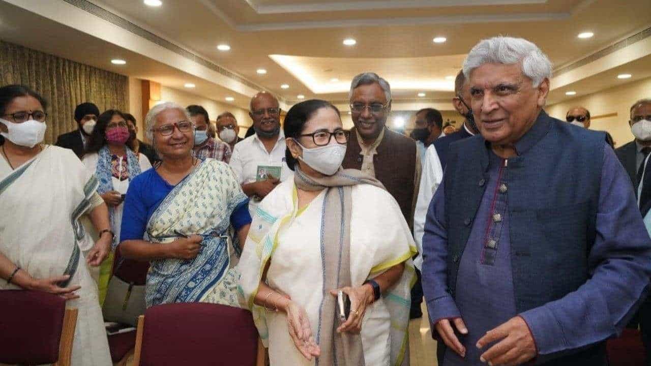 Mamata In Mumbai: ‘কম কথা, বেশি কাজে বিশ্বাস করি’, বাণিজ্যনগরীতে গিয়ে বার্তা মমতার Mamata In Mumbai: ‘কম কথা, বেশি কাজে বিশ্বাস করি’, বাণিজ্যনগরীতে গিয়ে বার্তা মমতার