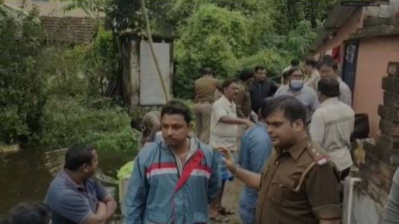 Chanditala Murder Case: সিঙ্গুরের পর এবার চণ্ডীতলা! প্রথমে শাবল দিয়ে বাড়ি, তারপর কুপিয়ে খুন পরিবারের ৩ সদস্যকে