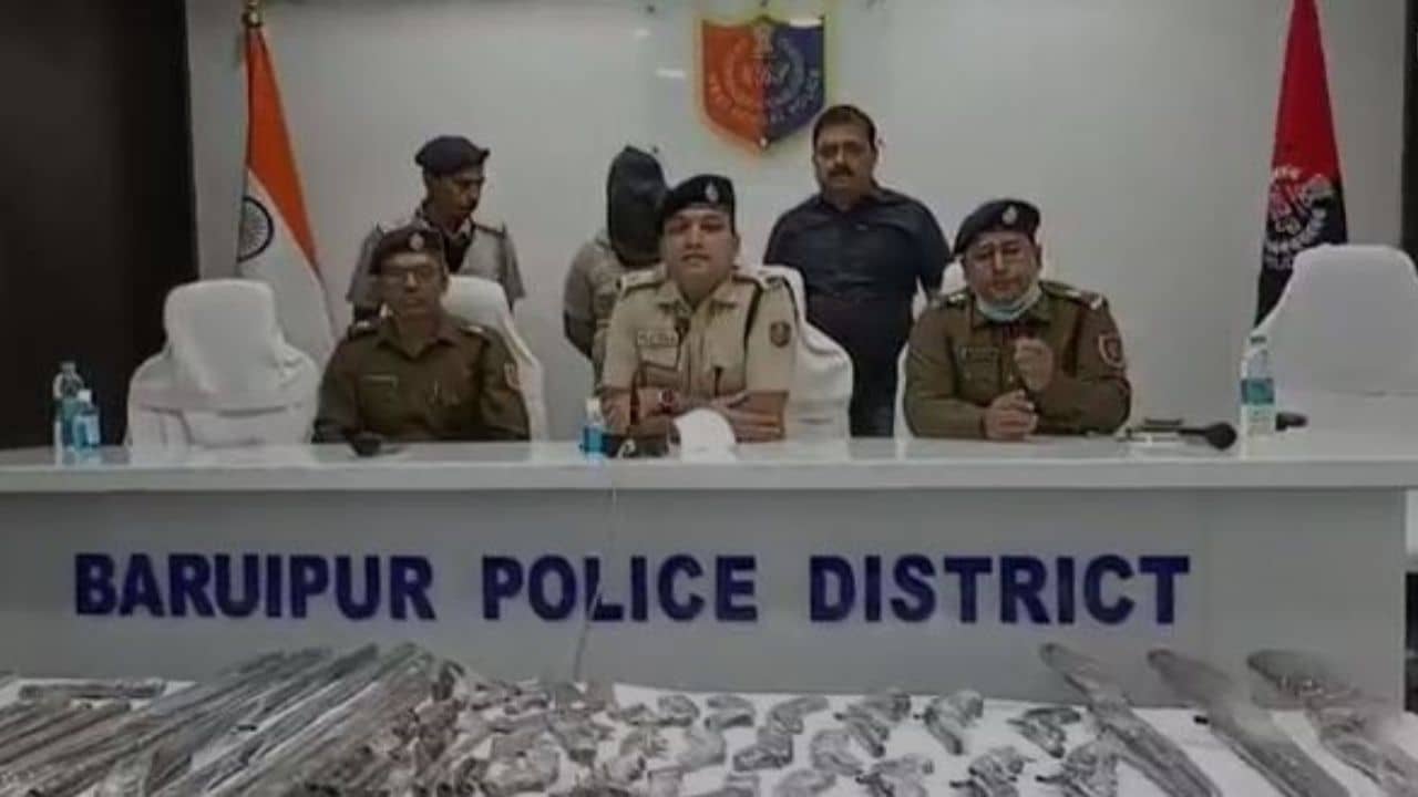 Arms trafficking:  প্রতিবেশীদের আড়ালেই চলত অস্ত্রের কারবার, ফের জীবনতলায় হদিশ অস্ত্র কারখানার