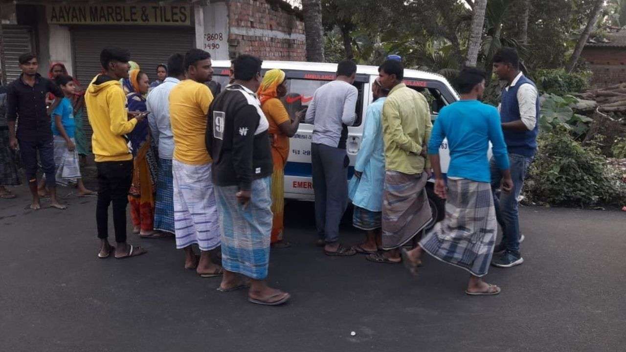 Road Accident: ফের নিয়ন্ত্রণহীন গতি, অটো ও মোটর ভ্যানের মুখোমুখি সংঘর্ষে জখম ৪