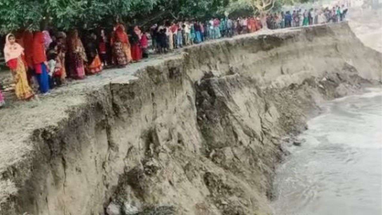 Landslide: জলস্তর কমতেই গঙ্গা গিলছে জমি,বাড়ি! ভয়ঙ্কর ভাঙন সামশেরগঞ্জে