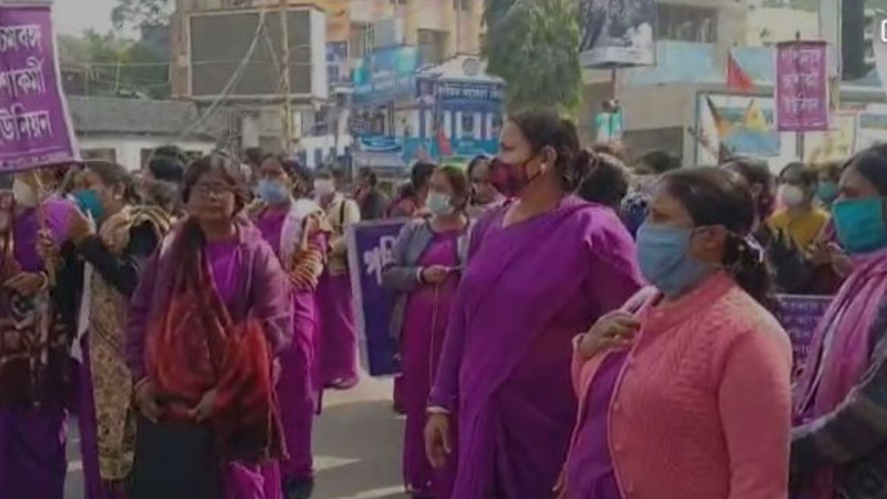 Asha worker Protest: স্থায়ী বেতন পরিকাঠমোর দাবিতে ফের সরব আশাকর্মীরা!