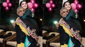 Debasish Kumar: ফিরে গেলেন ছোটবেলায়, কোলে চেপেই বাবার জয় সেলিব্রেশন দেবলীনা কুমারের Debasish Kumar: ফিরে গেলেন ছোটবেলায়, কোলে চেপেই বাবার জয় সেলিব্রেশন দেবলীনা কুমারের
