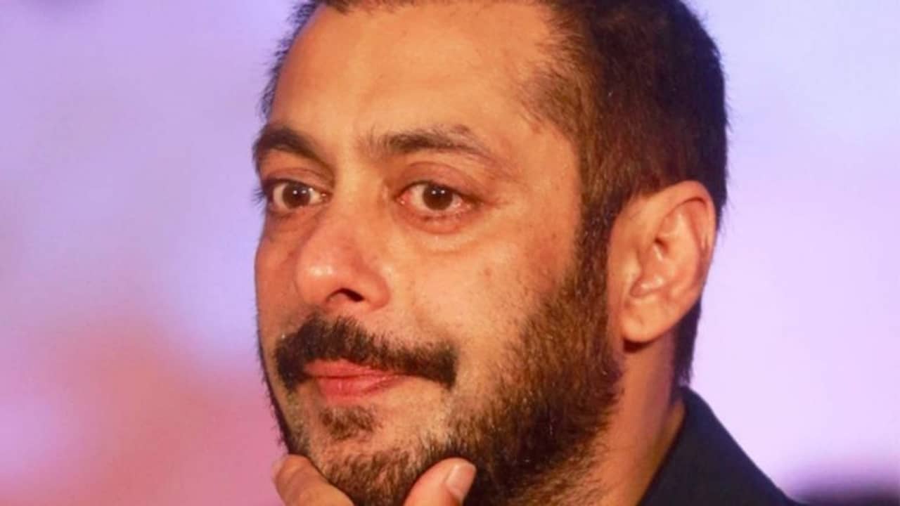 Salman Khan: জন্মদিনের ঠিক আগেই বড় অঘটন, ফার্মহাউজে সাপের কামড় খেলেন সলমন খান