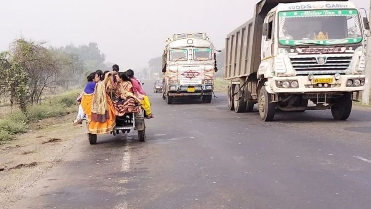 কোভিড আতঙ্ক কাটিয়ে ধীরে ধীরে স্বাভাবিক এর পথে পর্যটন কেন্দ্রগুলি। শীতের মরসুমে কামারপুকুর-জয়রামবাটিতে পর্যটক দের ভিড় বাড়ছে। রাজ্যের বিভিন্ন জেলা থেকে কামারপুকুর জয়রামবাটি পর্যটক আসছে। সারাদিন কামারপুকুর,জয়রামবাটি, বঙ্কিমচন্দ্রের "দুর্গেশনন্দিনী" উপন্যাস খ্যাত গড়মান্দারণ ঘুরে দেখছে পর্যটকরা।