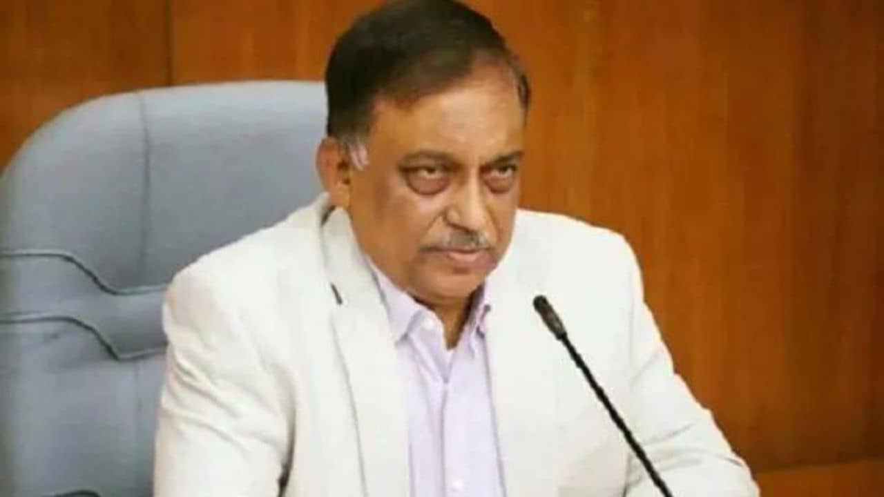 Bangladesh: আমরা প্রতিনিয়ত আইন ভঙ্গ করছি, কেন এমন বললেন বাংলাদেশের স্বরাষ্ট্রমন্ত্রী?