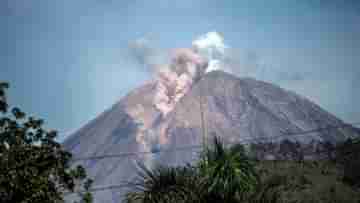 Volcano Eruption: একমাসে দ্বিতীয়বার অগ্ন্যুৎপাত ইন্দোনেশিয়ার সেমেরু আগ্নেয়গিরির, জারি সতর্কতা