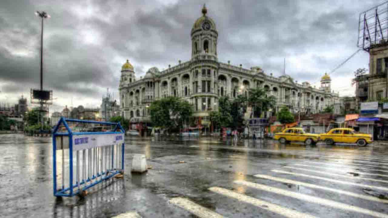 Weather Update: রবিবারও মুখ ভার থাকবে তিলোত্তমার, বাইরে বেরোনোর 'প্ল্যান' থাকলে ছাতার কথা ভুলবেন না