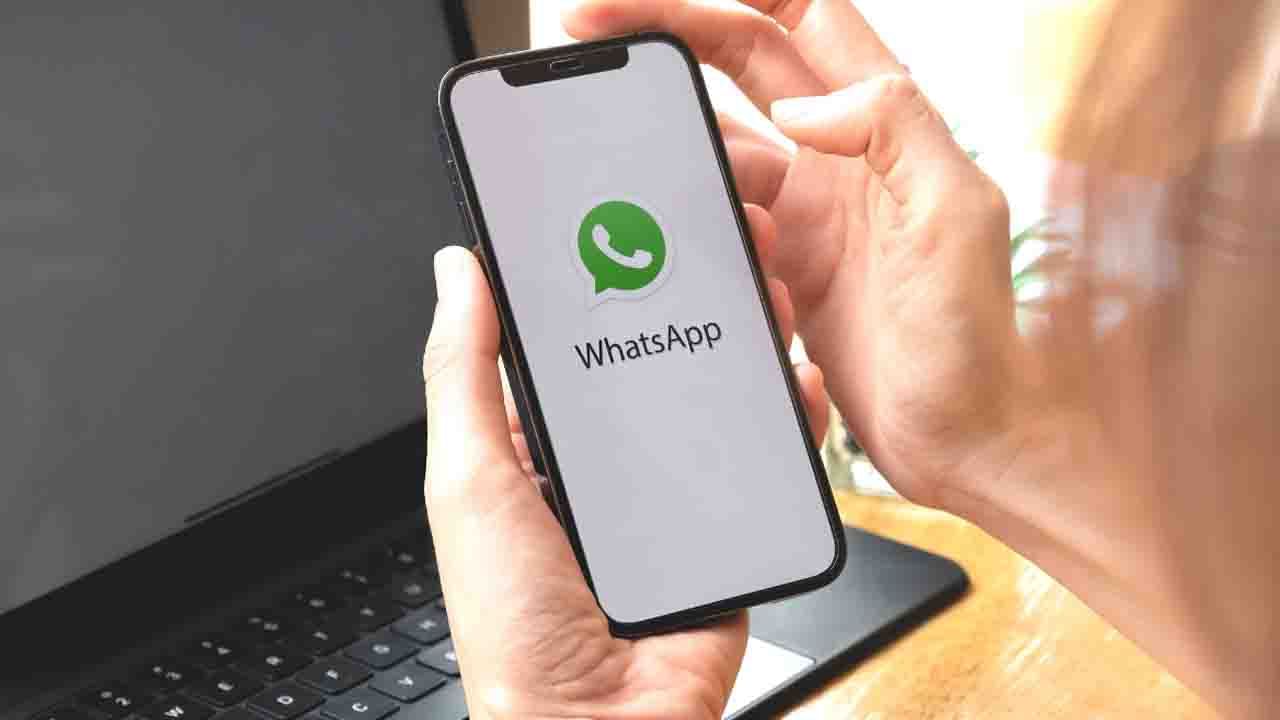 WhatsApp Scam: হ্যালো মা মেসেজ থেকে সতর্ক থাকুন, হোয়াটসঅ্যাপে বড় প্রতারণাচক্রের হদিশ, সর্বস্বান্ত হতে পারেন! WhatsApp Scam: হ্যালো মা মেসেজ থেকে সতর্ক থাকুন, হোয়াটসঅ্যাপে বড় প্রতারণাচক্রের হদিশ, সর্বস্বান্ত হতে পারেন!