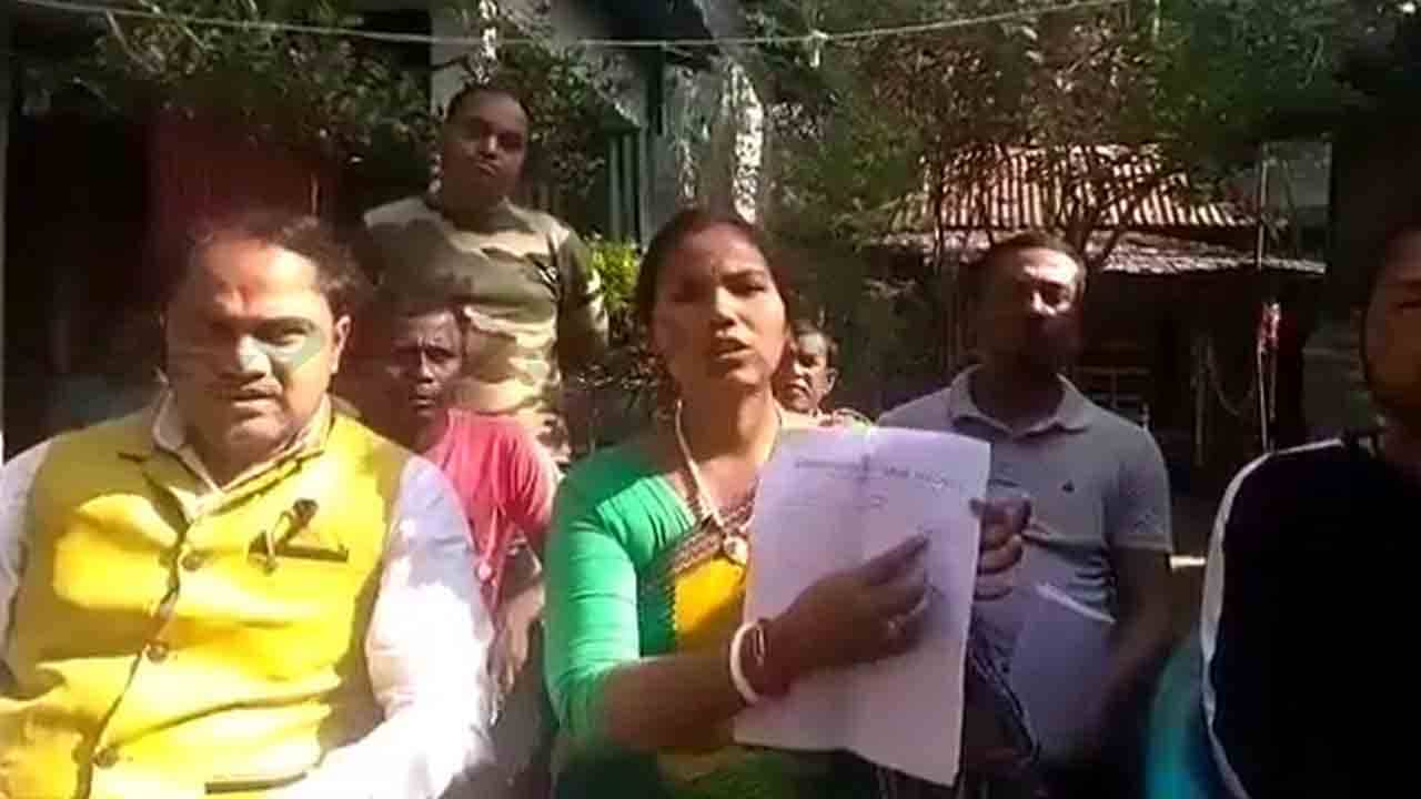 BJP Panchayet Member: পঞ্চায়েতে আমি বিজেপির সদস্য, তাই কাজ করতে দিচ্ছে না, তৃণমূল প্রধানের বিরুদ্ধে নালিশ