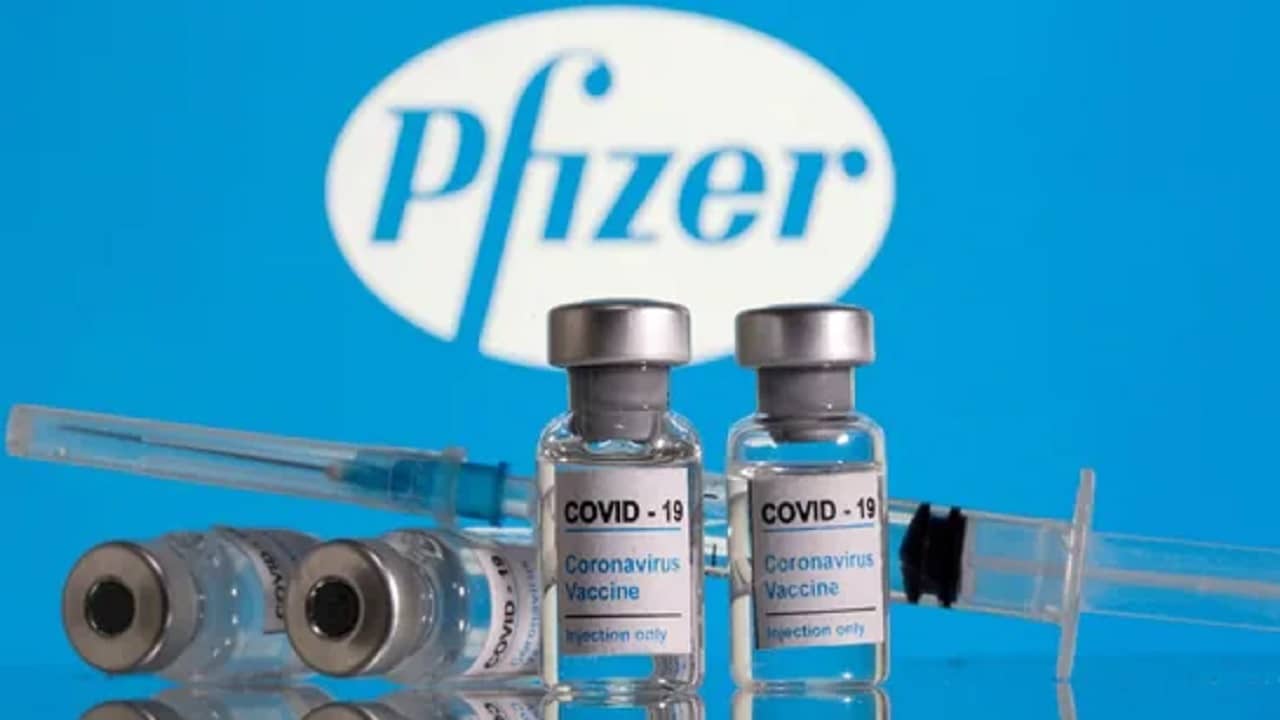 Covid vaccine: ওমিক্রন আপনাকে কতটা কাবু করবে তা নির্ধারণ করবে কোভিড টিকার ডোজ! কী বলছেন বিশেষজ্ঞরা?