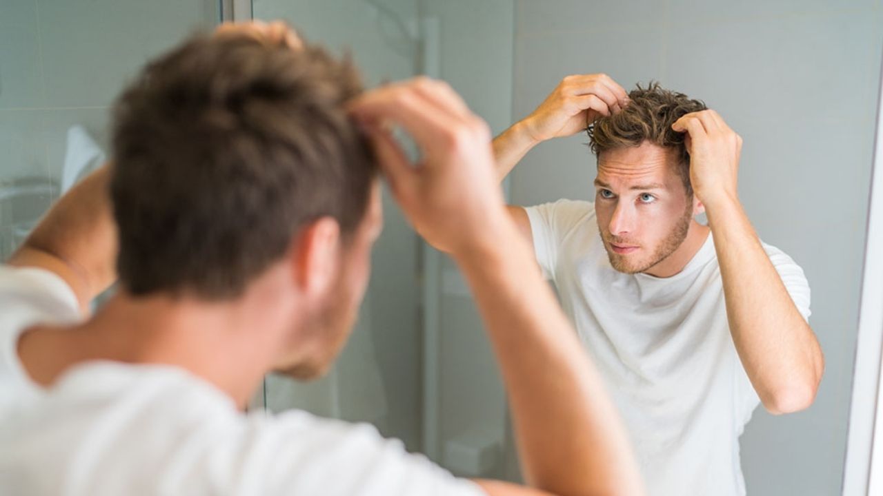 Dry Hair In Men: মহিলাদের মতন পুরুষদেরও রয়েছে শুষ্ক চুলের সমস্যা! এর আসল কারণ কী?