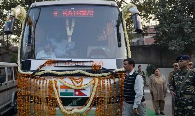 Delhi-Kathmandu: দীর্ঘ ২০ মাস পর ফের চালু হল দিল্লি-কাঠমান্ডু বাস পরিষেবা! খুশির আবহ দুই দেশেই Delhi-Kathmandu: দীর্ঘ ২০ মাস পর ফের চালু হল দিল্লি-কাঠমান্ডু বাস পরিষেবা! খুশির আবহ দুই দেশেই