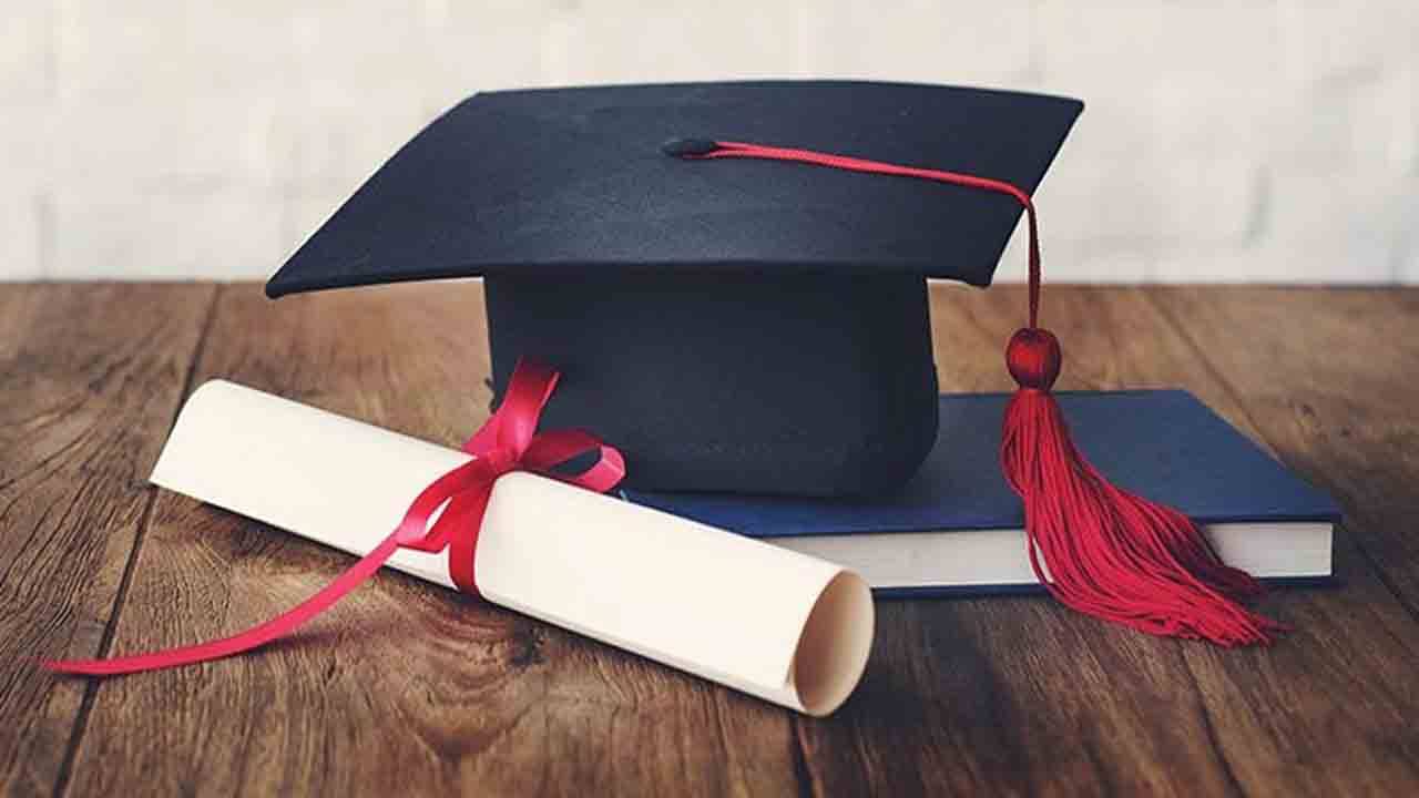 শিক্ষা দরকারি, কিন্তু প্রাতিষ্ঠানিক শিক্ষাই ভাল মানুষ হওয়ার একমাত্র মাপকাঠি নয়