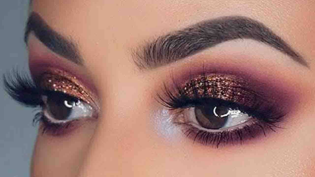 Makeup: ক্রিসমাসের পার্টিতে নজর কাড়া লুক চান? এই ৫টি পণ্য আপনার চোখকে করে তুলবে আরও ড্রামাটিক