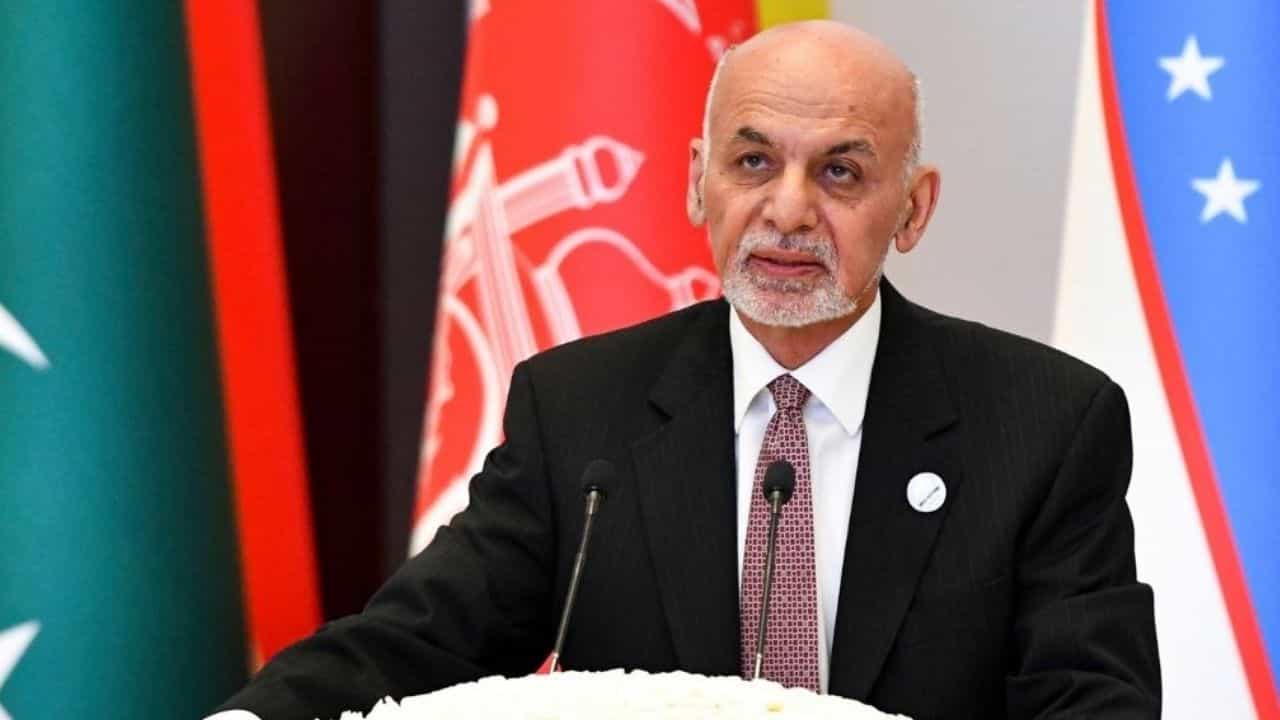 Ashraf Ghani on Fleeing Afghanistan: 'বলির পাঁঠা হয়েছিলাম আমি', কেন ২ মিনিটেই আফগানিস্তান ছেড়েছিলেন, জানালেন ঘানি Ashraf Ghani on Fleeing Afghanistan: 'বলির পাঁঠা হয়েছিলাম আমি', কেন ২ মিনিটেই আফগানিস্তান ছেড়েছিলেন, জানালেন ঘানি