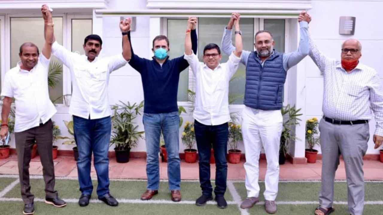 Congress-Goa Forward Party Alliance: 'হাত' ধরতেই আগ্রহী গোয়ার একাধিক নেতা, ঘাসফুলের চালেই দল ভাঙাচ্ছেন রাহুলও! Congress-Goa Forward Party Alliance: 'হাত' ধরতেই আগ্রহী গোয়ার একাধিক নেতা, ঘাসফুলের চালেই দল ভাঙাচ্ছেন রাহুলও!