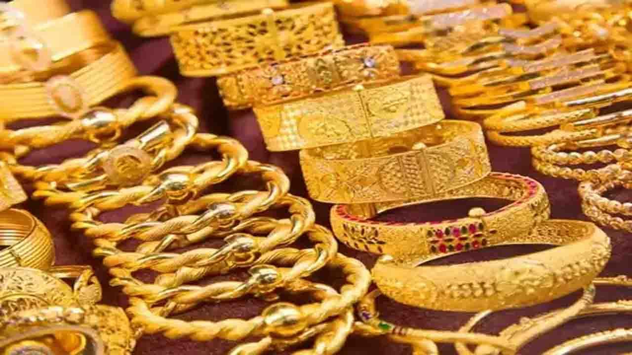 Gold Price today: ফের বেড়ে গেল সোনার দাম, এখনও সস্তা ৮,৫৬৫ টাকা