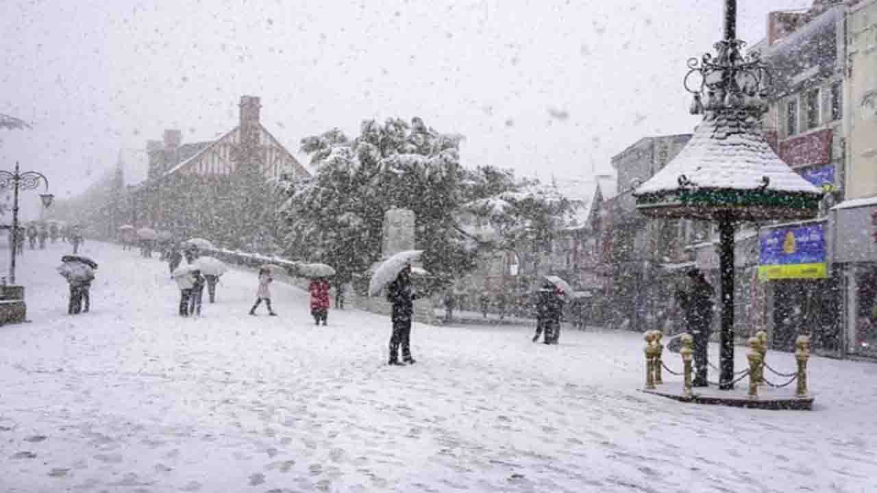 Snowfall: মরসুমের প্রথম তুষারপাত! বরফে ঢাকা পড়ল উত্তর ভারতের ৩টি রাজ্য