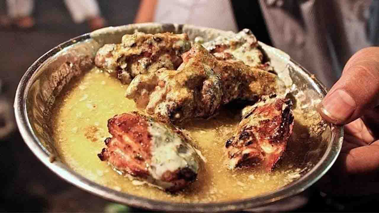 Butter Chicken: পাঞ্জাব নয়, পুরনো দিল্লির গলিতে জন্ম বাটার চিকেনের! এর আসল রন্ধনপ্রণালী জানা আছে?