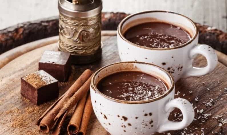 Winter Special Recipe: কমছে পারদ! ঠান্ডায় মন তৃপ্ত করতে বানিয়ে ফেলুন মজাদার মশলা হট চকোলেট