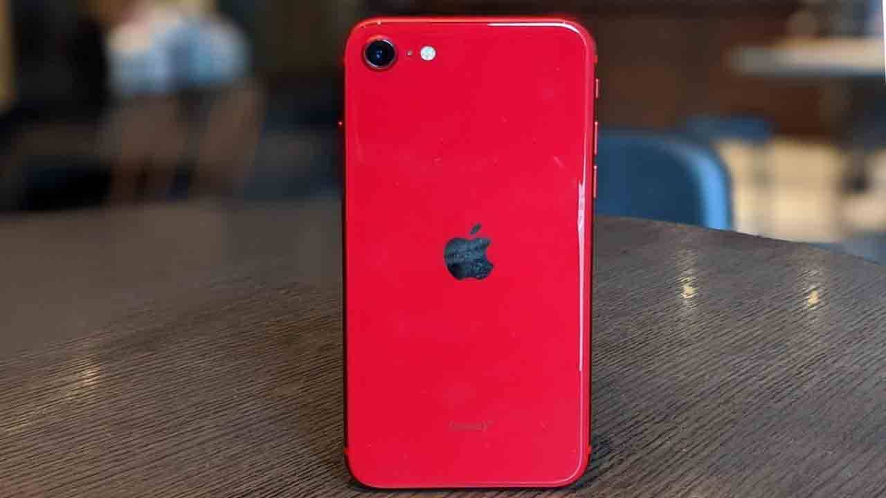 iPhone SE (2020) ফ্লিপকার্টের বিগ বচত ধামাল সেলে আইফোন এসই (২০২০) পাওয়া যাচ্ছে ২৭,৯৯৯ টাকায়!