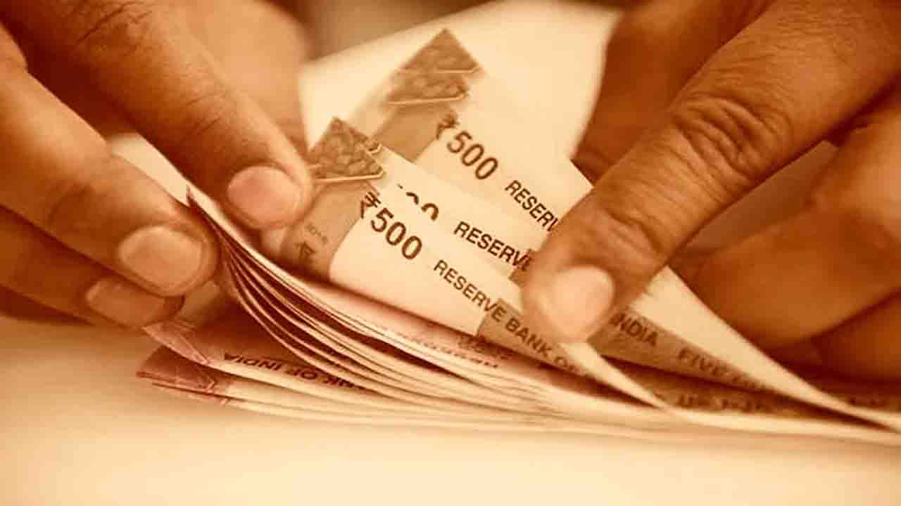 Insurance Policy Premium: বড় ধাক্কার মুখে পড়তে হতে পারে সাধারণ মানুষকে! বাড়তে চলেছে ইনসিওরেন্স পলিসির প্রিমিয়াম