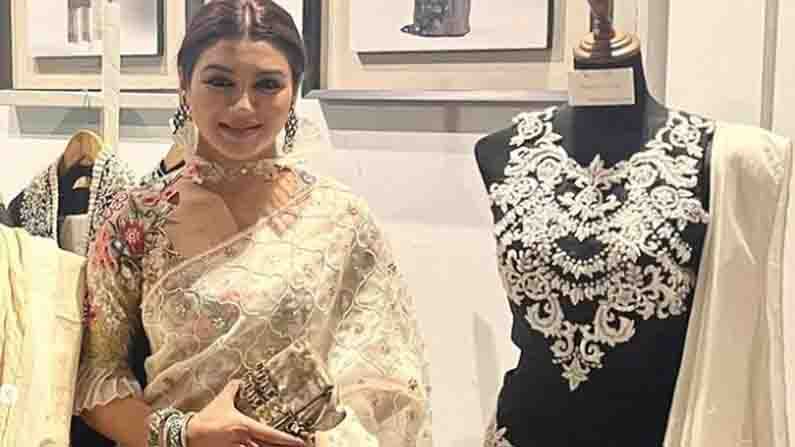 Bangladesh Couture Week: বাংলাদেশের ফ্যাশন সপ্তাহ আলো করলেন জয়া আহসান