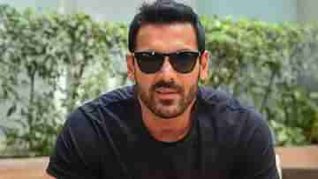 John Abraham: জন্মদিনের ৩দিন আগে সোশ্যাল মিডিয়া থেকে সব পোস্ট, ছবি, ভিডিয়ো কেন ডিলিট করলেন জন?