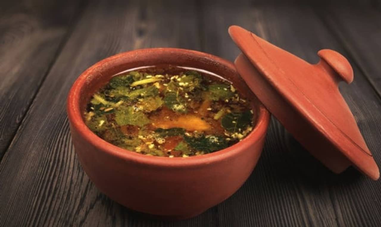 Lemon Rasam Recipe: পেট ও মন ভাল রাখতে ডিনারে তৈরি করুন সুস্বাদু এই দক্ষিণী খাবার! রইল তার রেসিপি