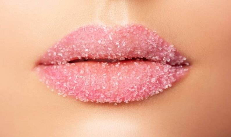 Lip Scrub: শীতকালেও চাই সুপার-স্মুথ পাউট! ঘরে বসেই ব্যবহার করুন এই বিশেষ লিপ স্ক্রাব