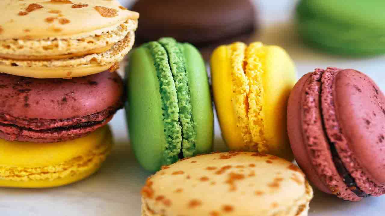 Macarons Recipe: খুদের মন জয় করতে চান? বাড়িতে তৈরি করুন ফ্রেঞ্চ ম্যাকারন