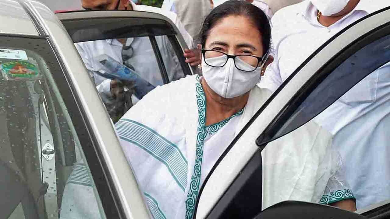 Mamata Banerjee Nepal Visit: মুখ্যমন্ত্রীর নেপাল সফরেও ‘না’ বিদেশমন্ত্রকের! দেওয়া হল না ছাড়পত্র