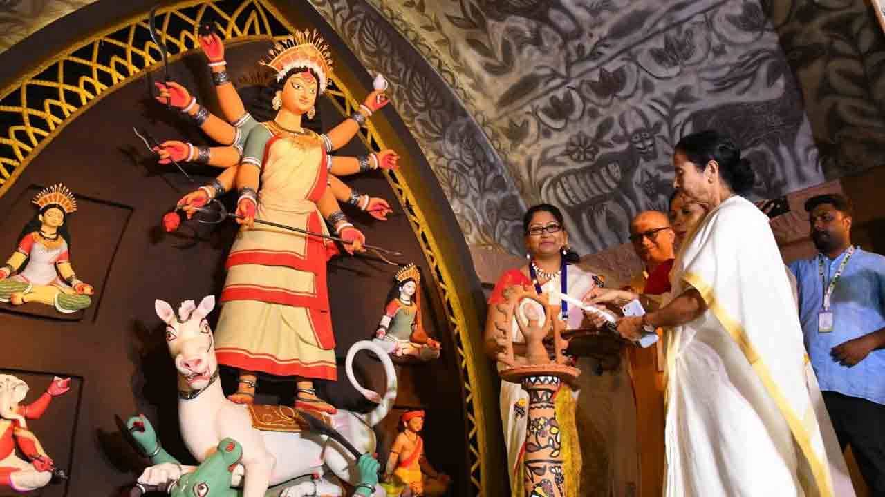 UNESCO Durga Puja: আগামী বছর ১০ দিন আগে থেকে কলকাতায় দুর্গোৎসব, বড় ঘোষণা মমতার