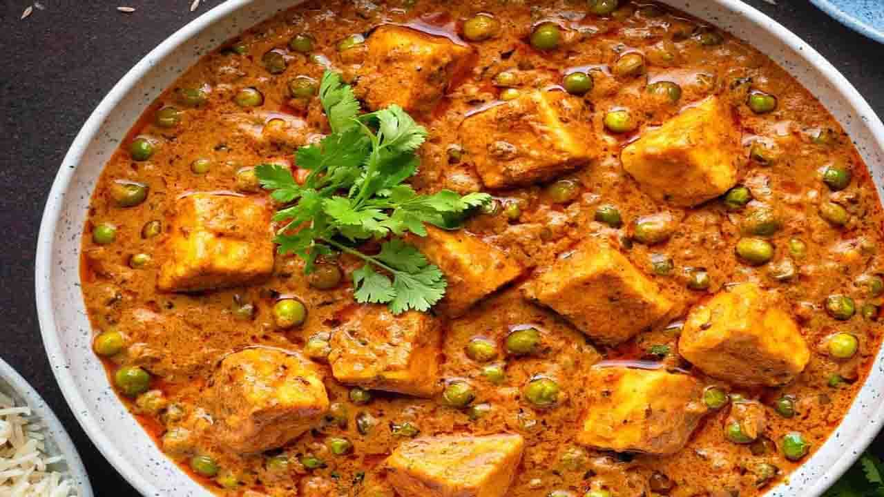 Matar Paneer: সাধারণ হলেও গুগলে সবচেয়ে বেশি সার্চ করা হয়েছে মটর পনির! এই রেসিপি আপনার জানা আছে তো?