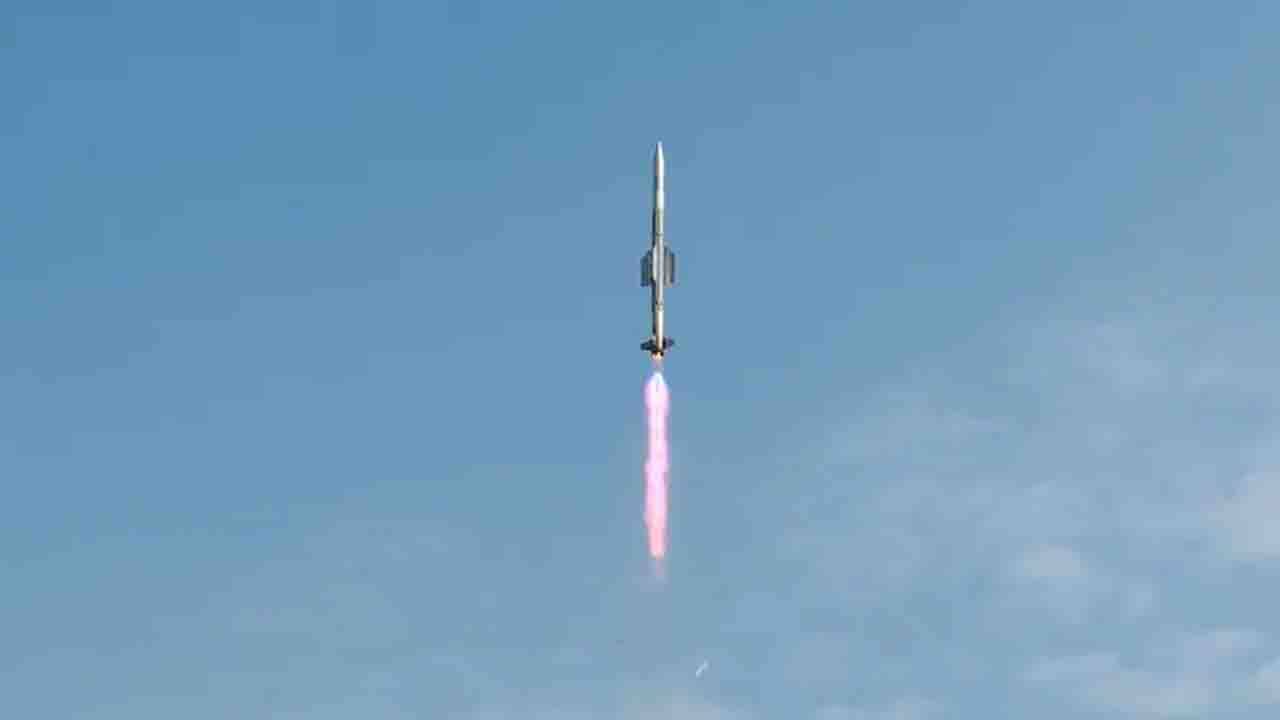 Missile Test by DRDO: মাথার ওপর শত্রু হাজির হলেই রণতরী থেকে উৎক্ষেপণ করা হবে এই মিসাইল, শক্তি বাড়ল নৌবাহিনীর