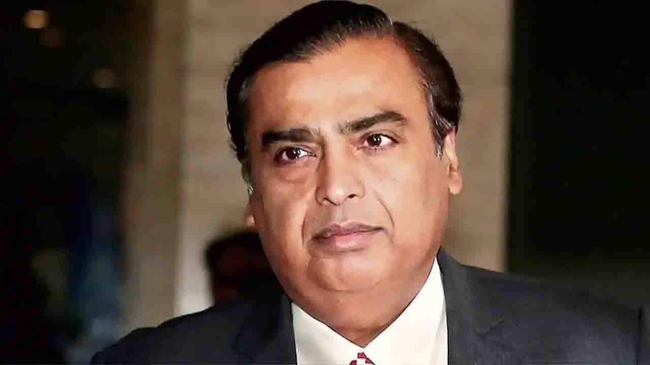 Mukesh Ambanis Plan for Reliance: ওদের হাত ধরেই নতুন শিখরে পৌঁছবে রিলায়েন্স, ক্ষমতা হস্তান্তর নিয়ে প্রখমবার মুখ খুললেন অম্বানী