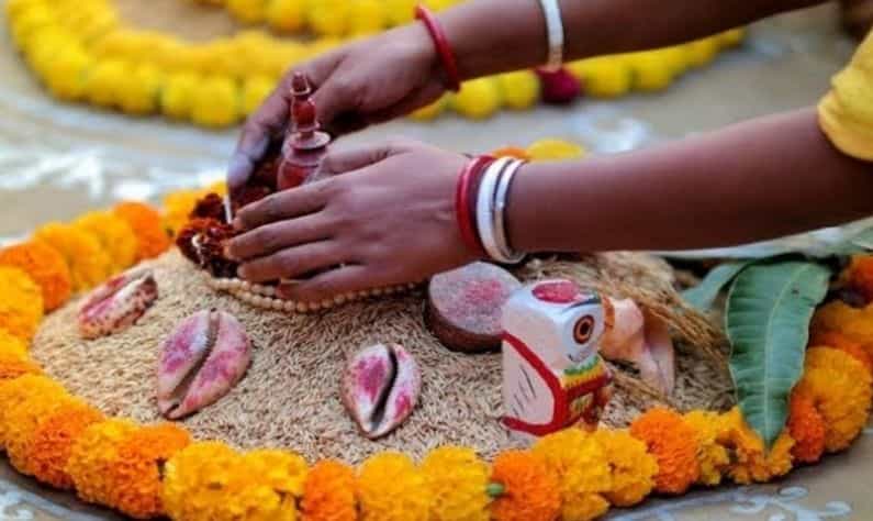 Nabanno: নবান্ন উত্সবে আচার মেনেই তৈরি করতে হল নবান্ন! ঐতিহ্যবাহী এই পদ বানাবেন কীভাবে, জানুন Nabanno: নবান্ন উত্সবে আচার মেনেই তৈরি করতে হল নবান্ন! ঐতিহ্যবাহী এই পদ বানাবেন কীভাবে, জানুন