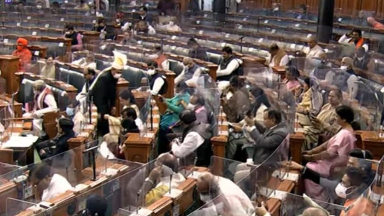 Opposition Protest in Parliament: লখিমপুর ইস্যুতে ওয়েলে নেমে বিক্ষোভ বিরোধীদের, সোমবার অবধি মুলতুবি রাজ্যসভা