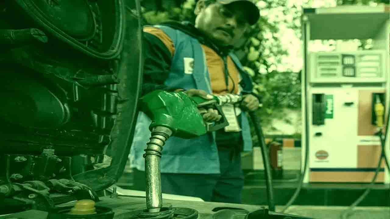 GST on Petrol and Diesel: এখনই জিএসটিতে অন্তর্ভুক্ত হচ্ছে না পেট্রোল-ডিজেল!