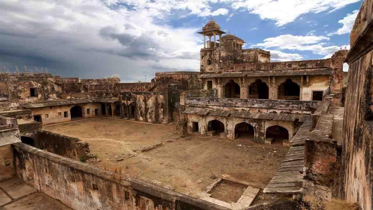 Rohtasgarh Fort: ইতিহাস হাতছানি দেয় রোহতাসে! ঘুরে আসুন বিহারের এই বিখ্যাত দুর্গ থেকে