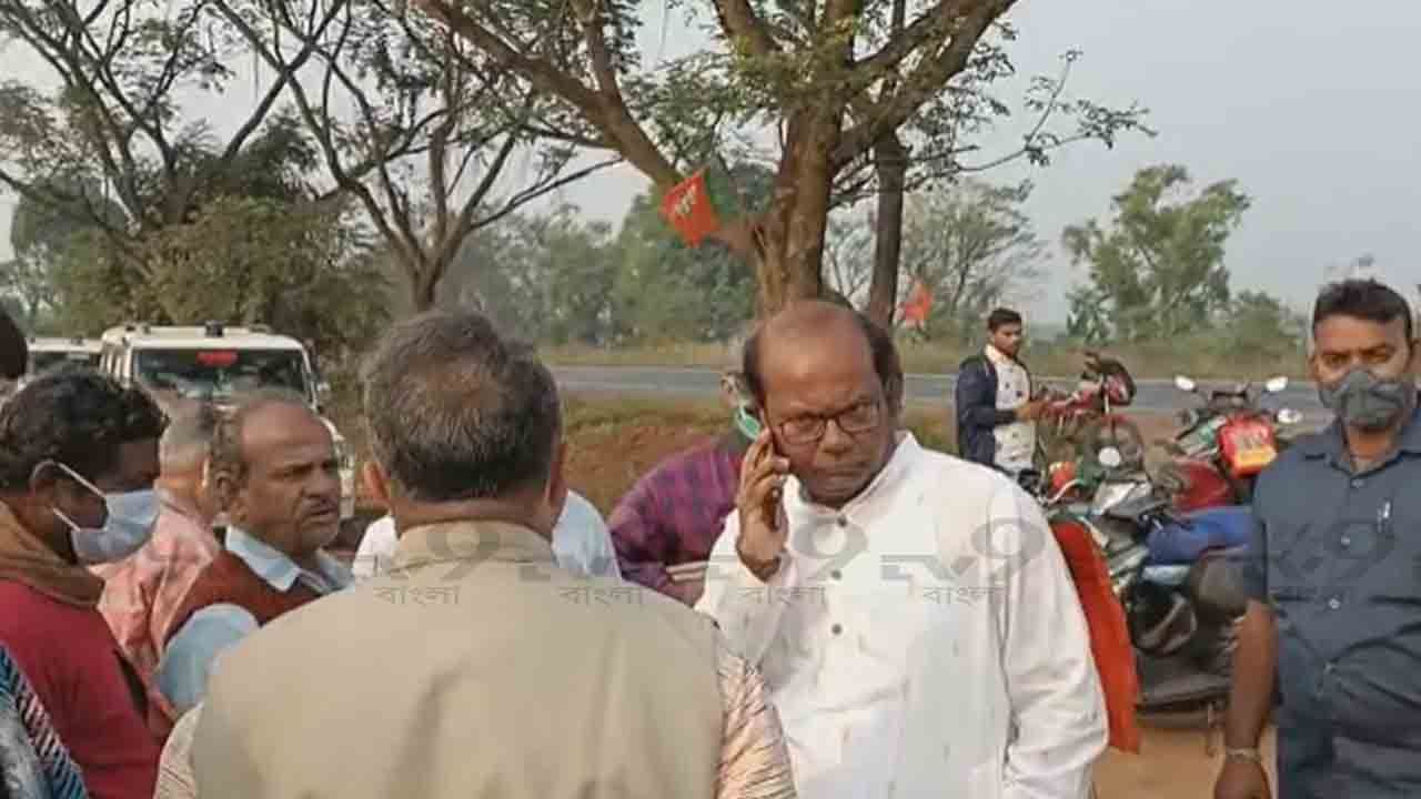 BJP Protest: সিঙ্গুরে পুলিশ রুখলে কুরুক্ষেত্র হবে, ধরনামঞ্চ তৈরিতে 'বাধা' পেতেই হুঙ্কার বিজেপির